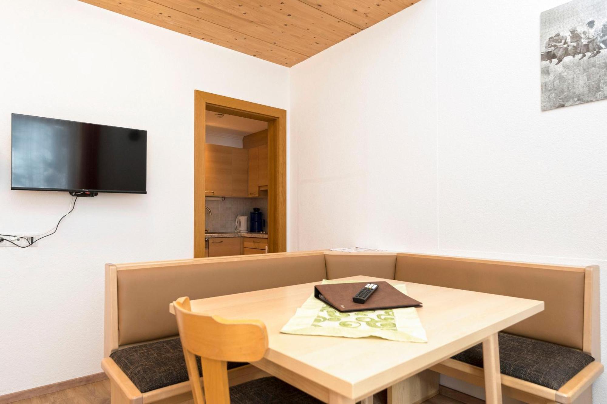 Hotel Garni Siegele - Inklusive Silvretta-Card Premium Ischgl Esterno foto