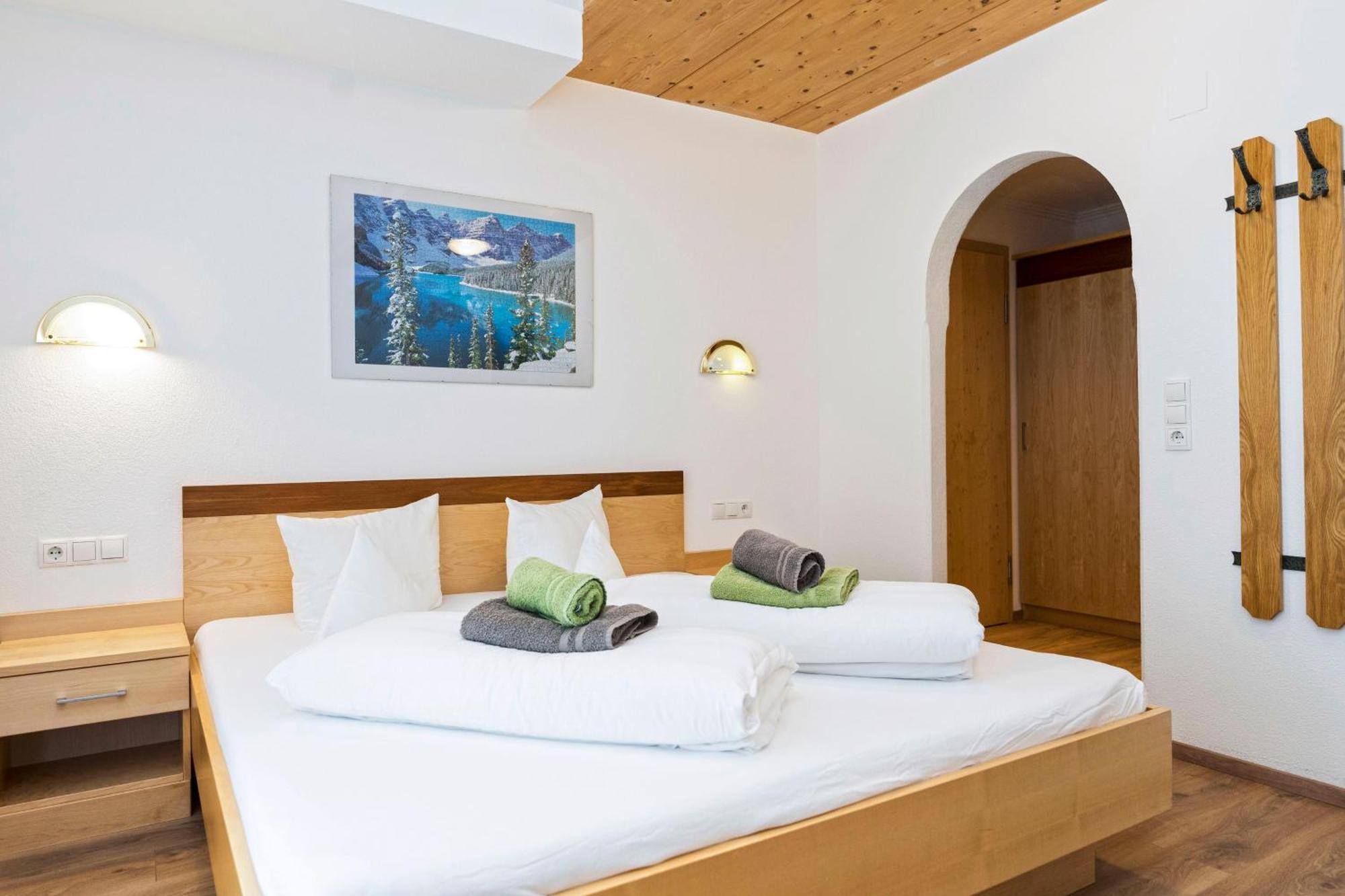 Hotel Garni Siegele - Inklusive Silvretta-Card Premium Ischgl Esterno foto