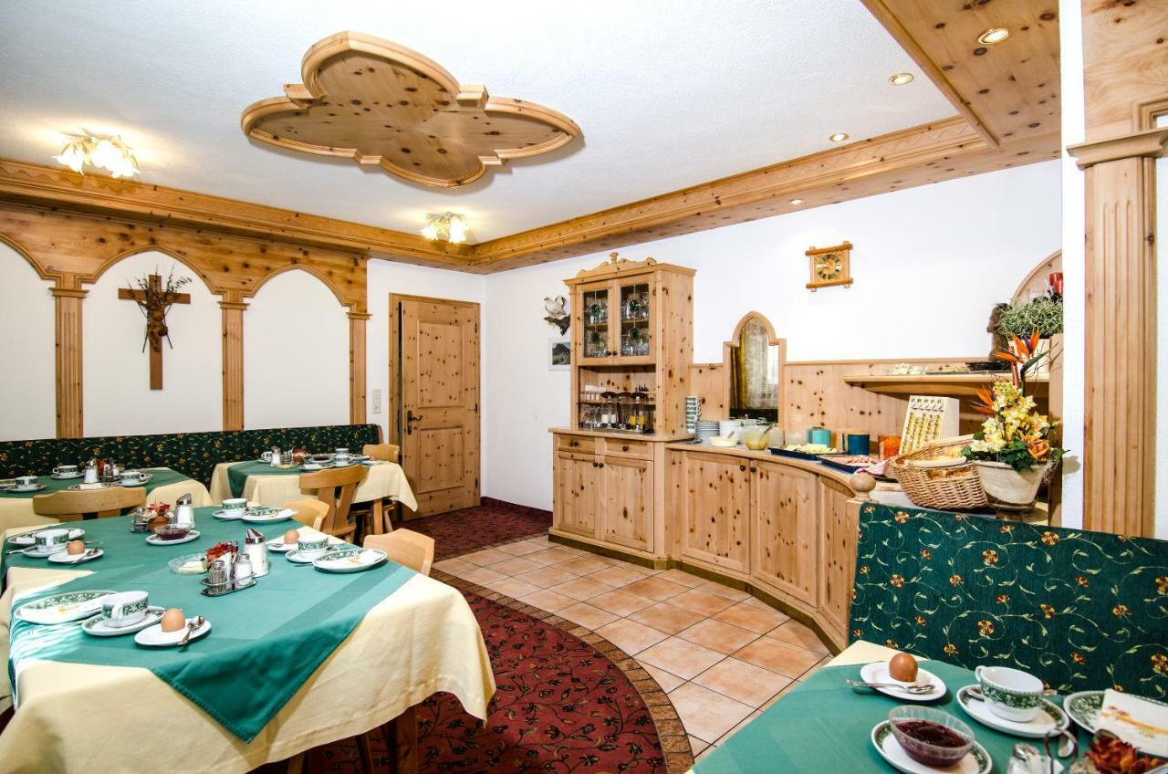 Hotel Garni Siegele - Inklusive Silvretta-Card Premium Ischgl Esterno foto