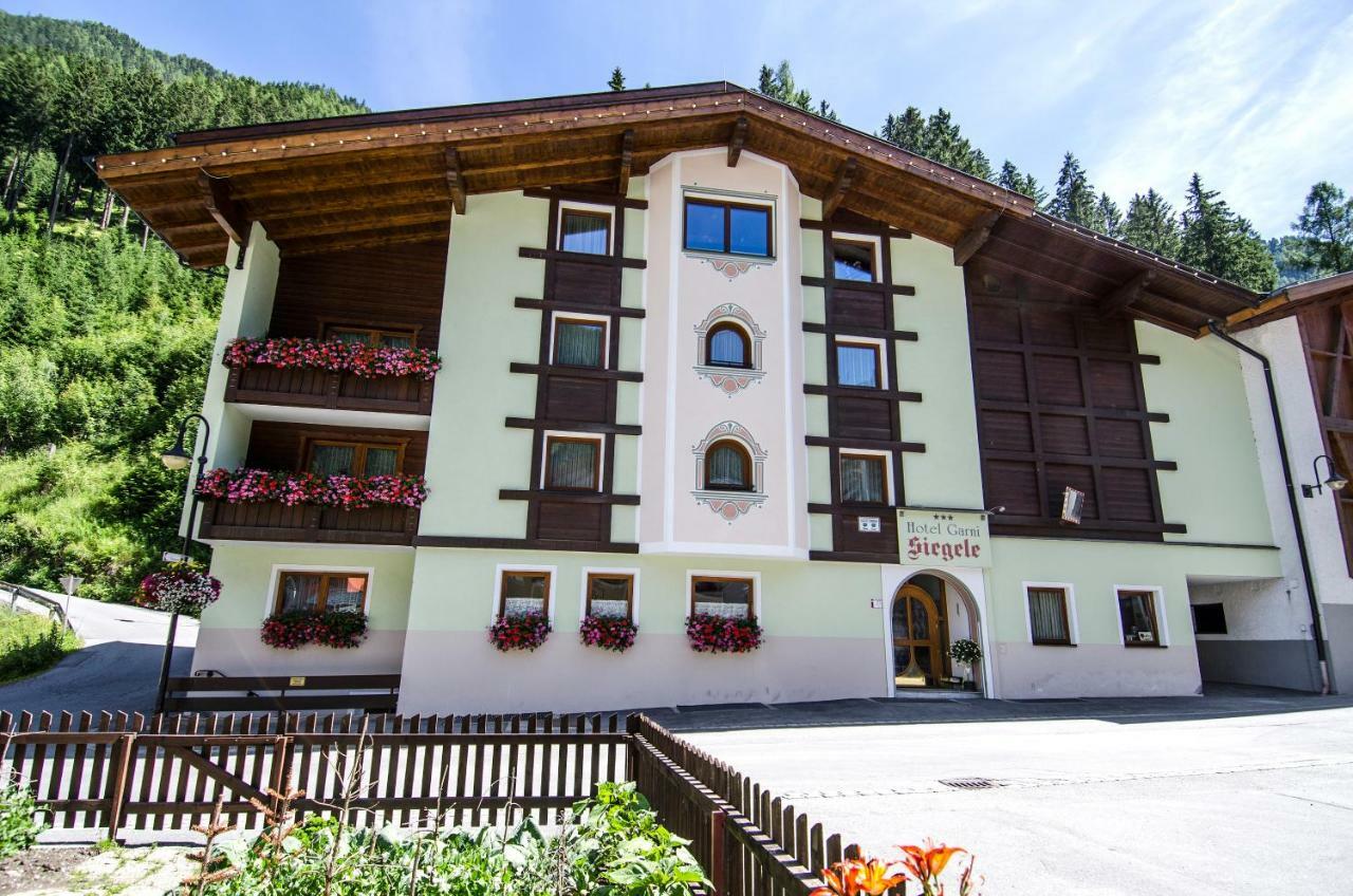 Hotel Garni Siegele - Inklusive Silvretta-Card Premium Ischgl Esterno foto