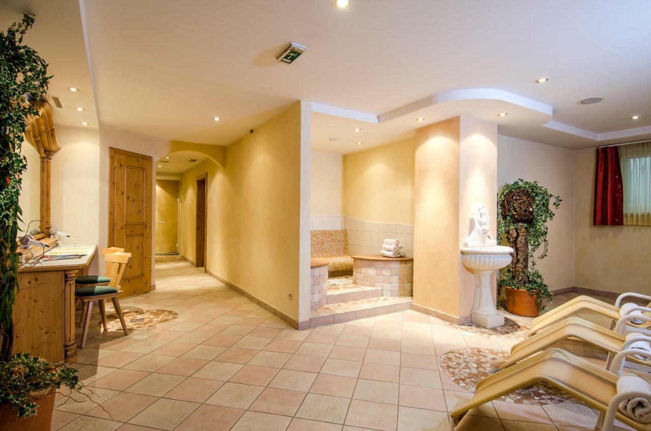 Hotel Garni Siegele - Inklusive Silvretta-Card Premium Ischgl Esterno foto