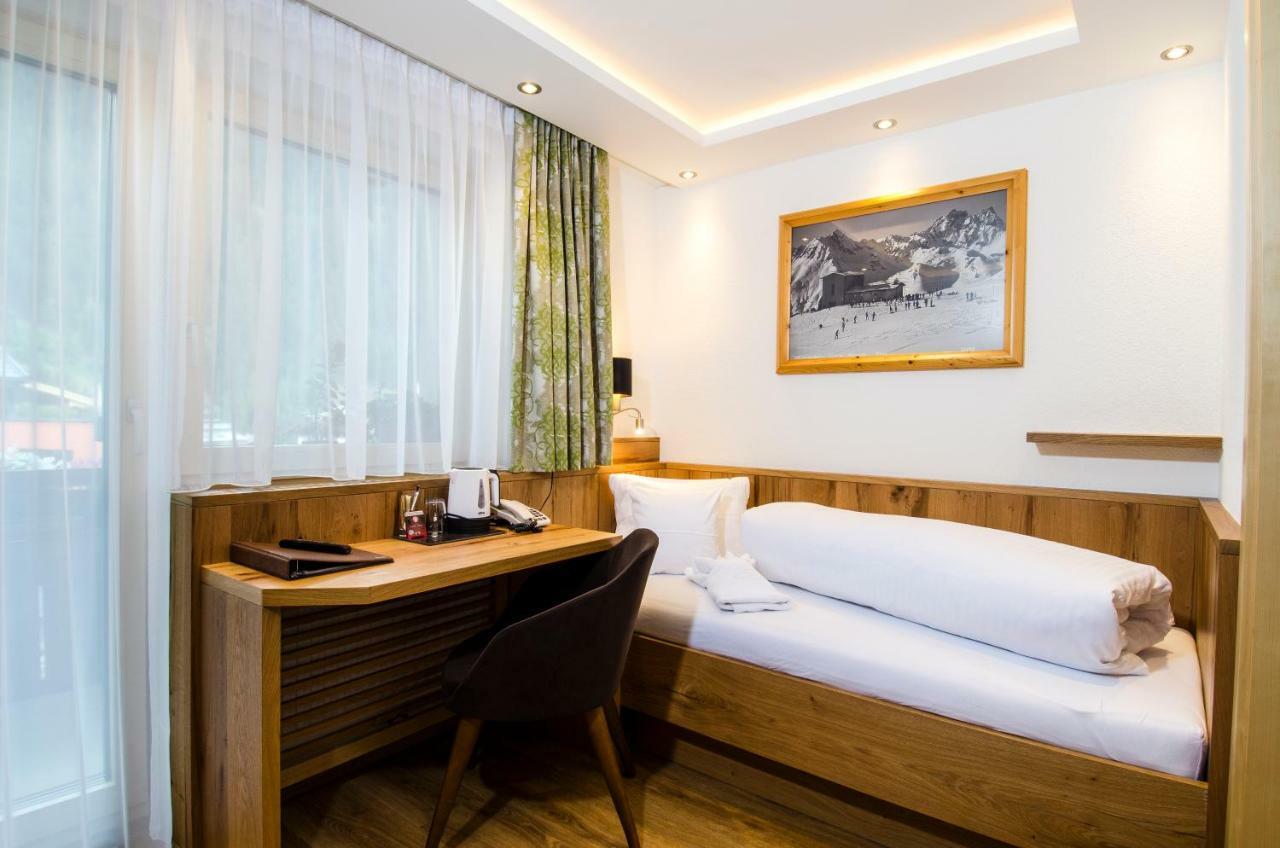 Hotel Garni Siegele - Inklusive Silvretta-Card Premium Ischgl Esterno foto