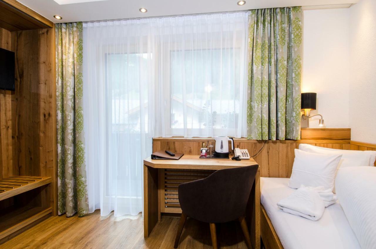 Hotel Garni Siegele - Inklusive Silvretta-Card Premium Ischgl Esterno foto