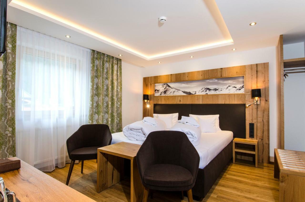 Hotel Garni Siegele - Inklusive Silvretta-Card Premium Ischgl Esterno foto