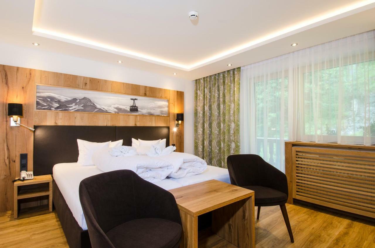 Hotel Garni Siegele - Inklusive Silvretta-Card Premium Ischgl Esterno foto