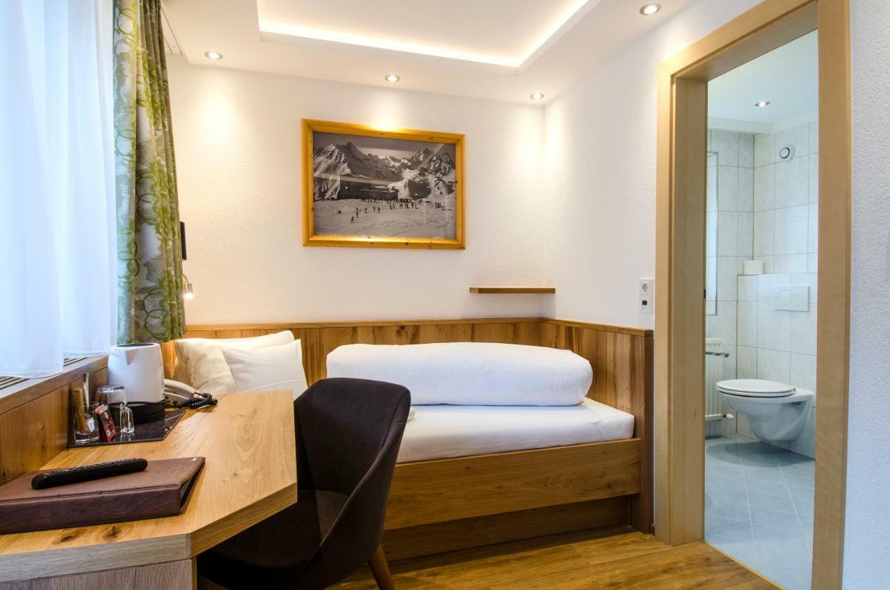 Hotel Garni Siegele - Inklusive Silvretta-Card Premium Ischgl Esterno foto